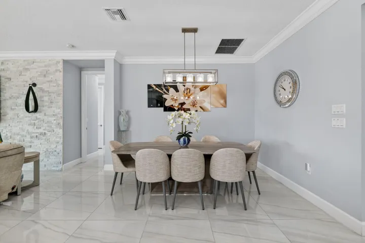 FORMAL DINING AREA