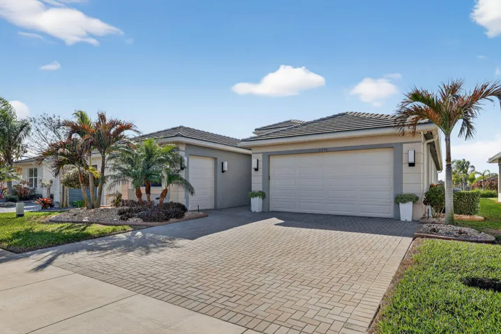 BIMINI MODEL WITH GOLF CART GARAGE