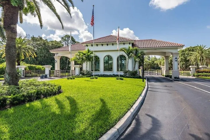 gatehouse 11