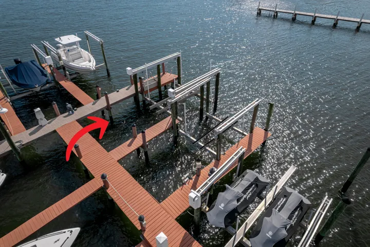 Deeded slip w/ 20k boat lift