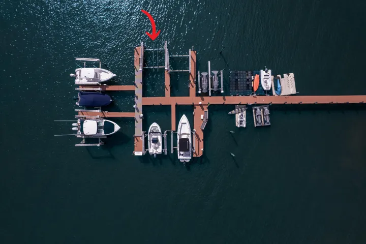 Deeded slip w/ 20k boat lift
