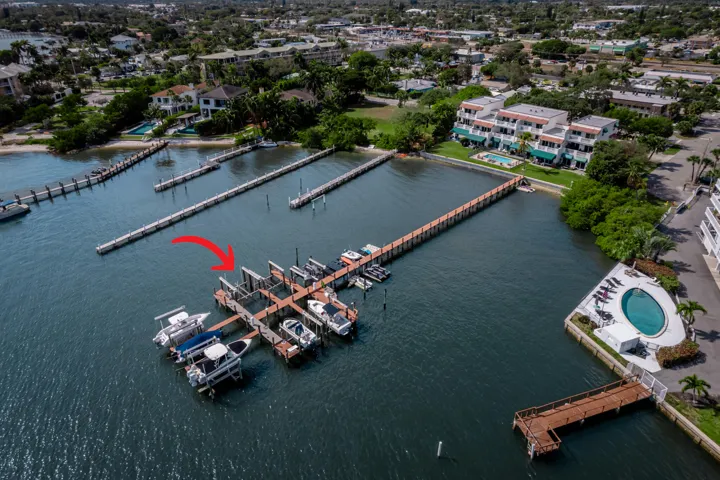 Deeded slip w/ 20k boat lift