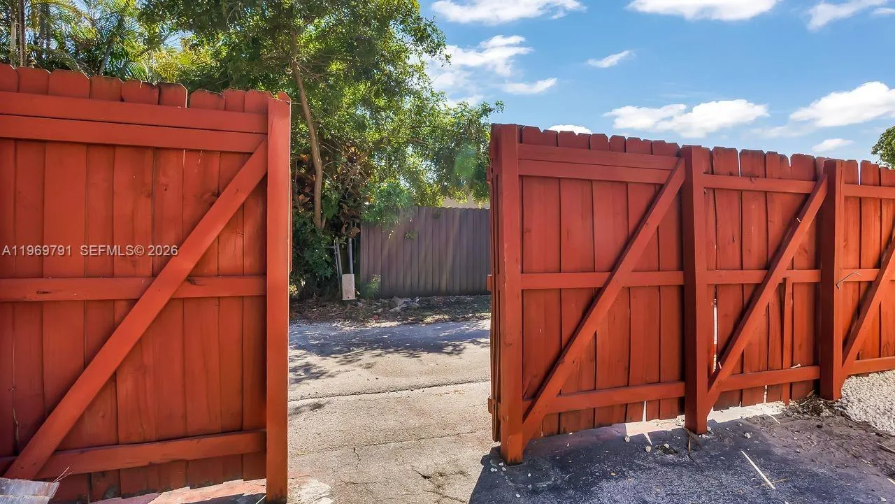 Fence to alley