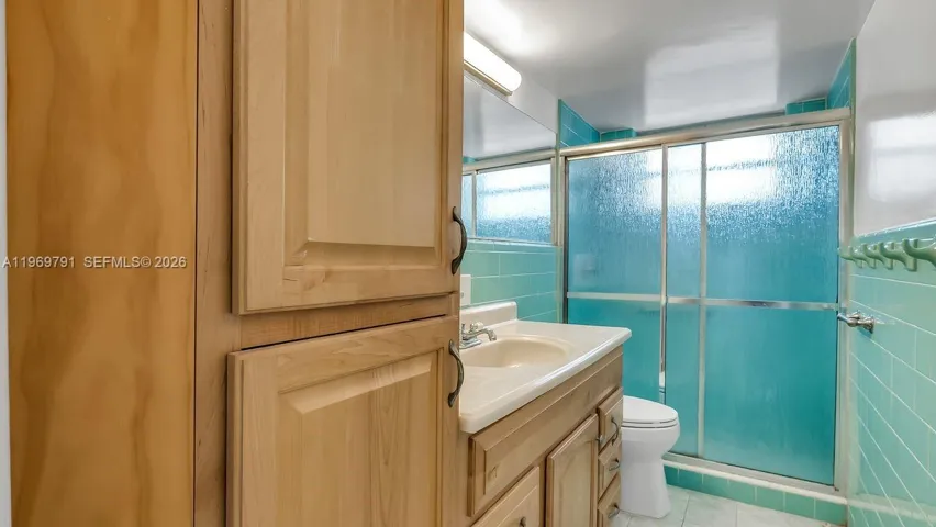 GUEST BATH - tub and shower