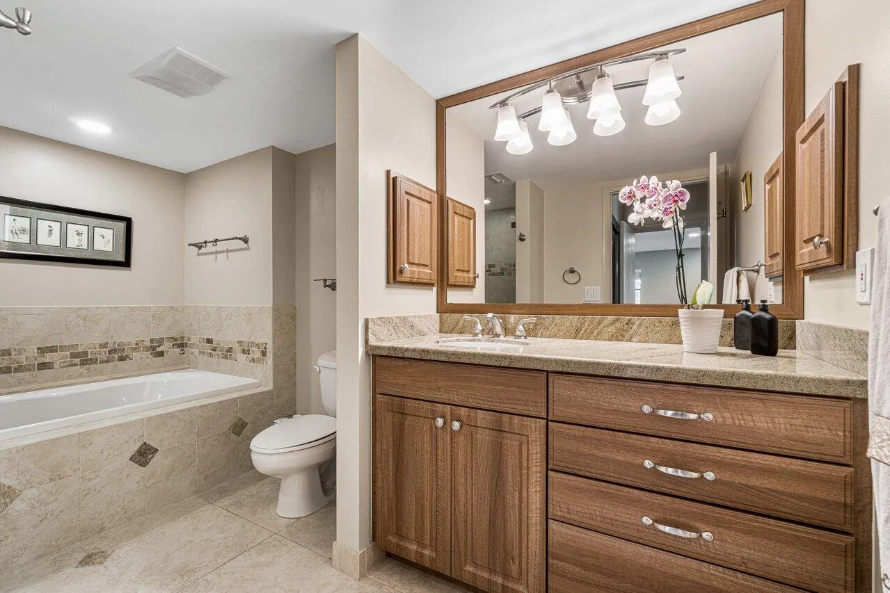 022-22WestgateLane-BoyntonBeach-FL-33436