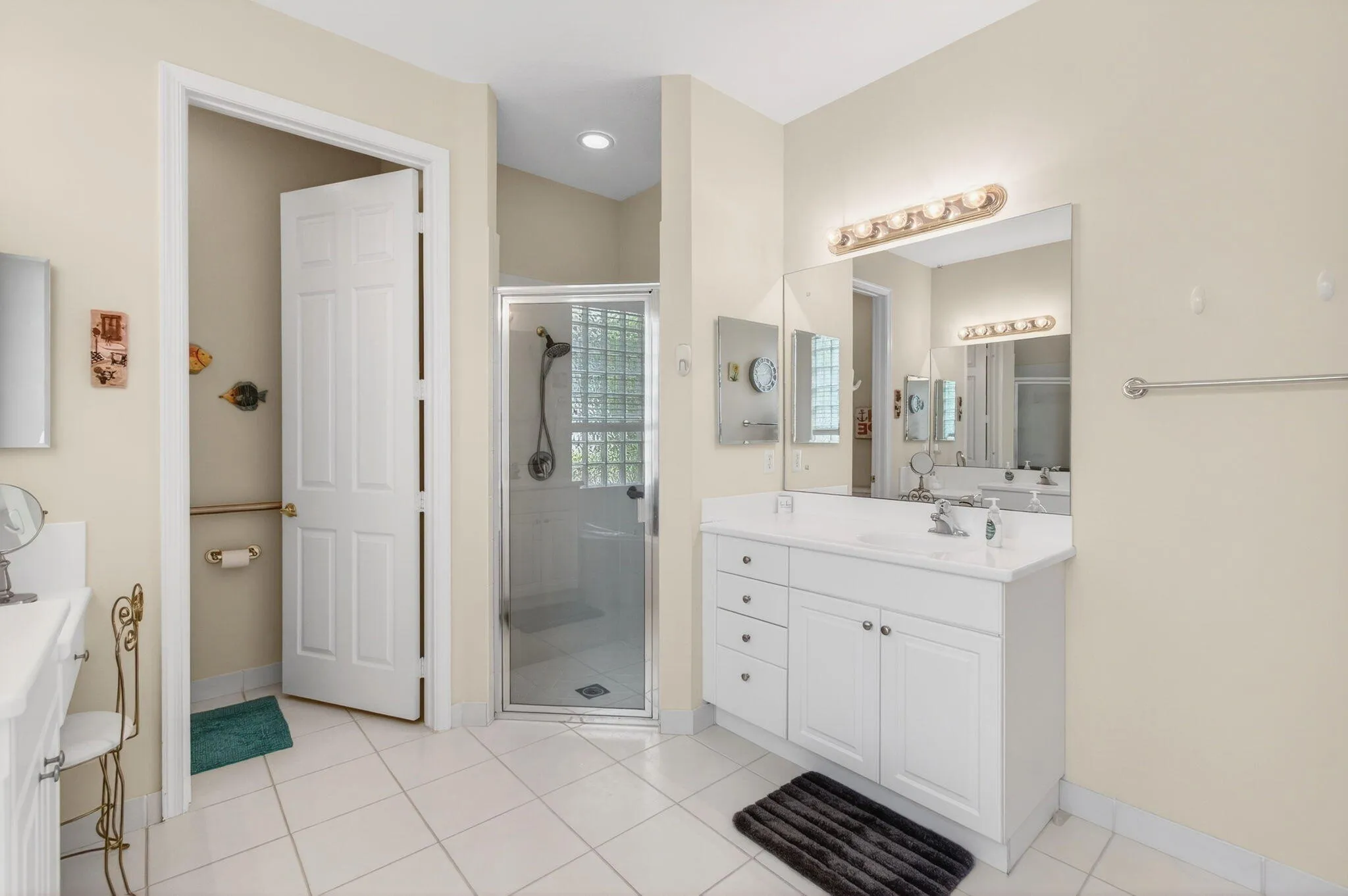Separate Shower, Toilet