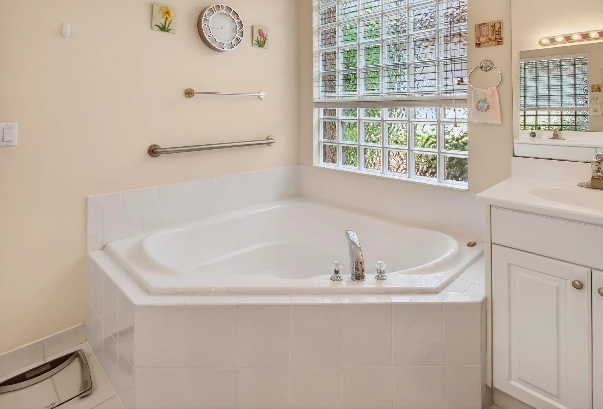 Jacuzzi Roman Tub