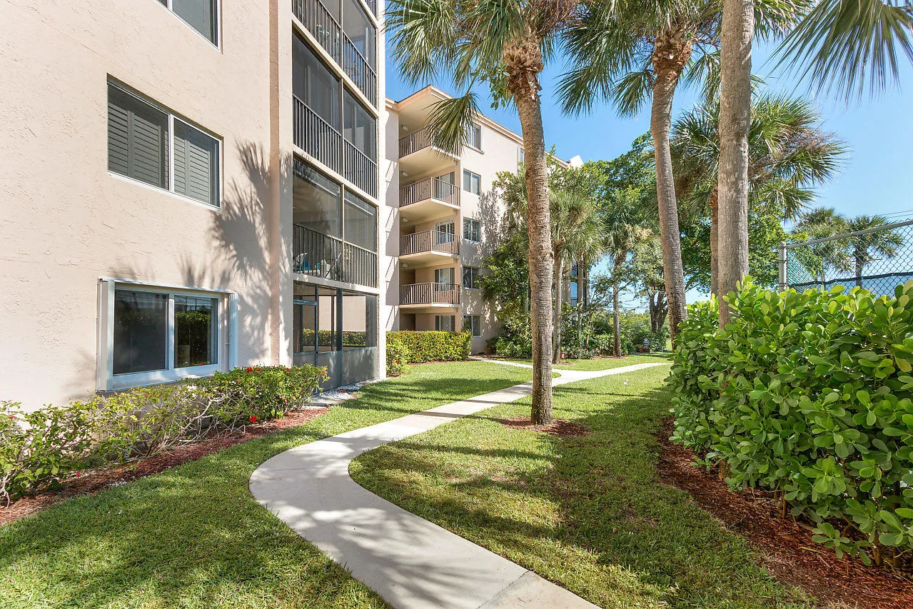 027-275PalmAve-Jupiter-FL-small
