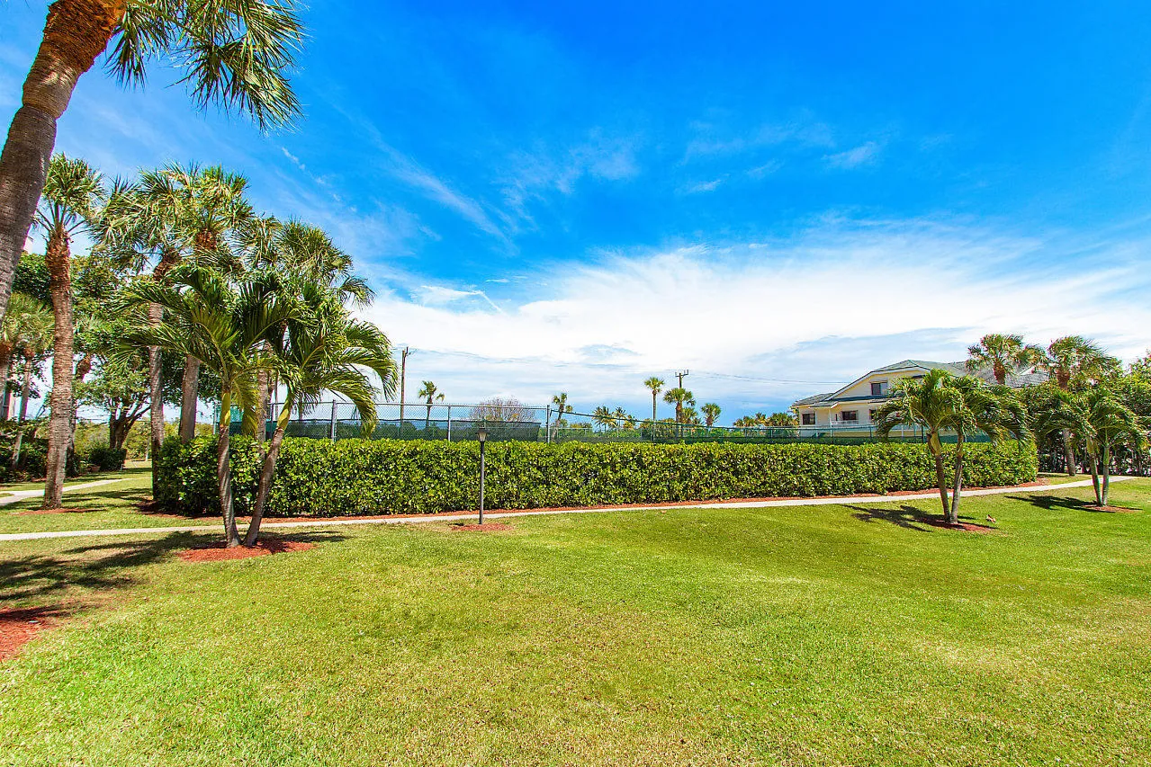 023-275PalmAve-Jupiter-FL-small