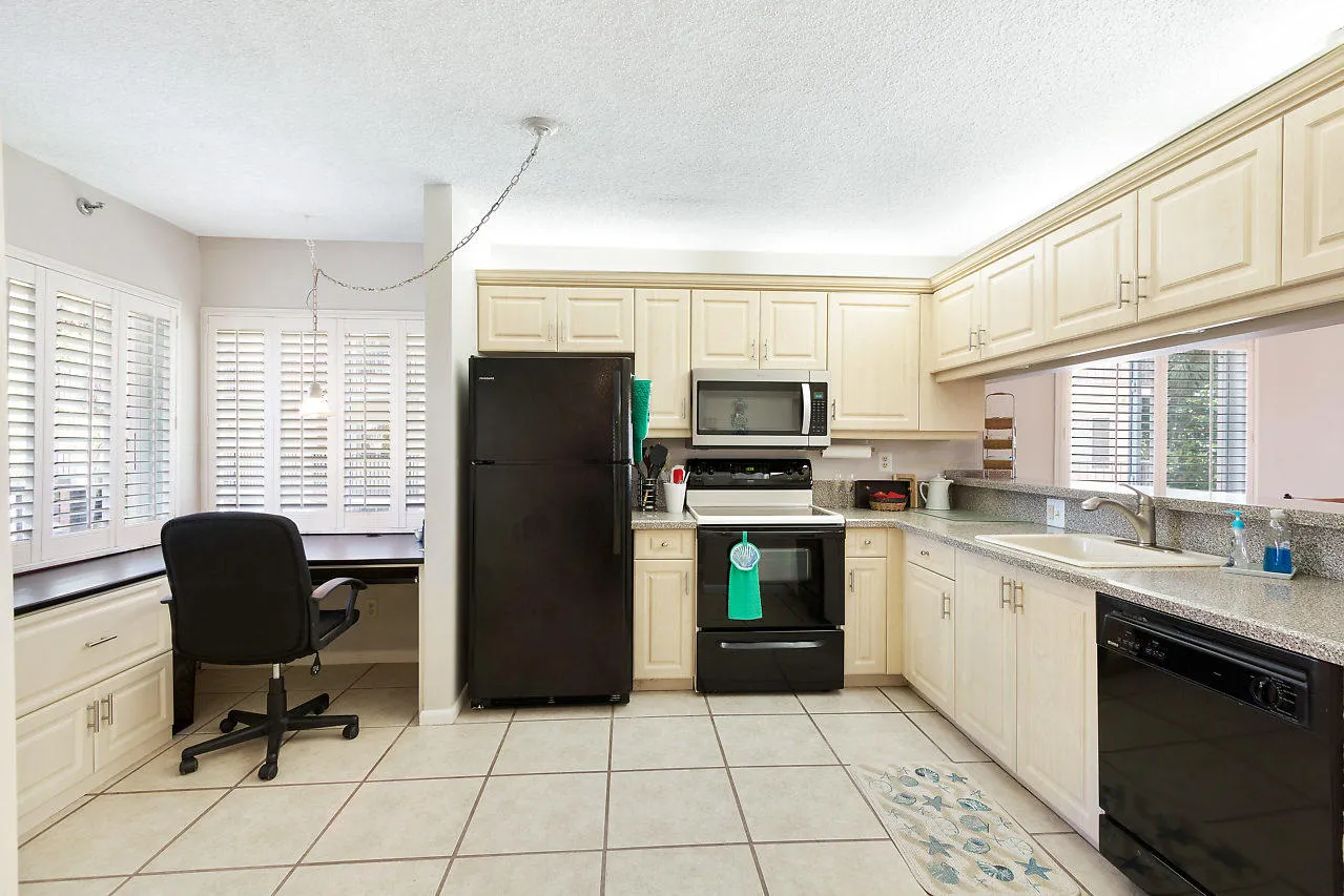 005-275PalmAve-Jupiter-FL-small