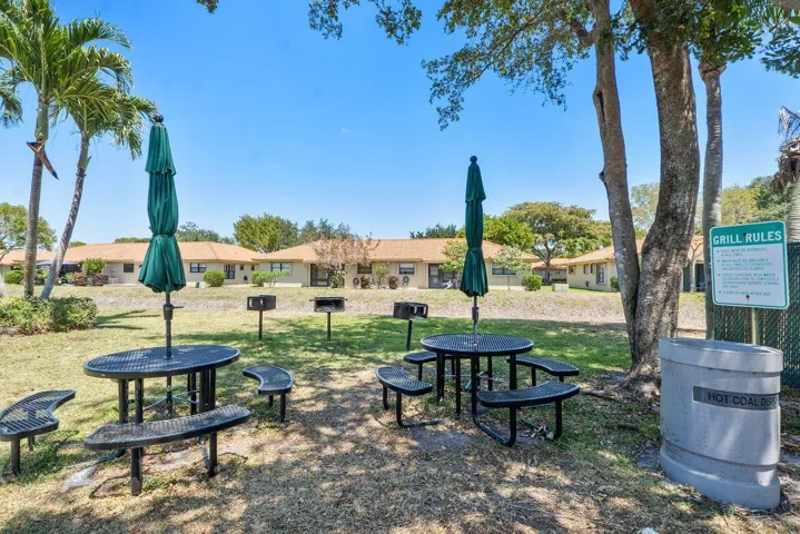 Grill/Picnic Area