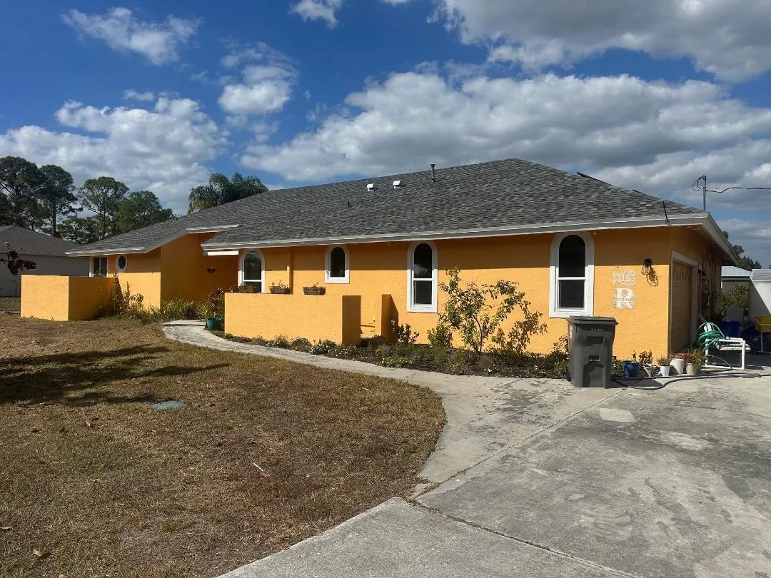 15185 Tangelo driveway