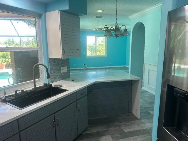 85 kitchen 1