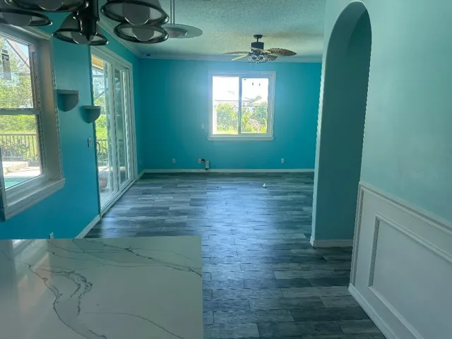85 family room 2