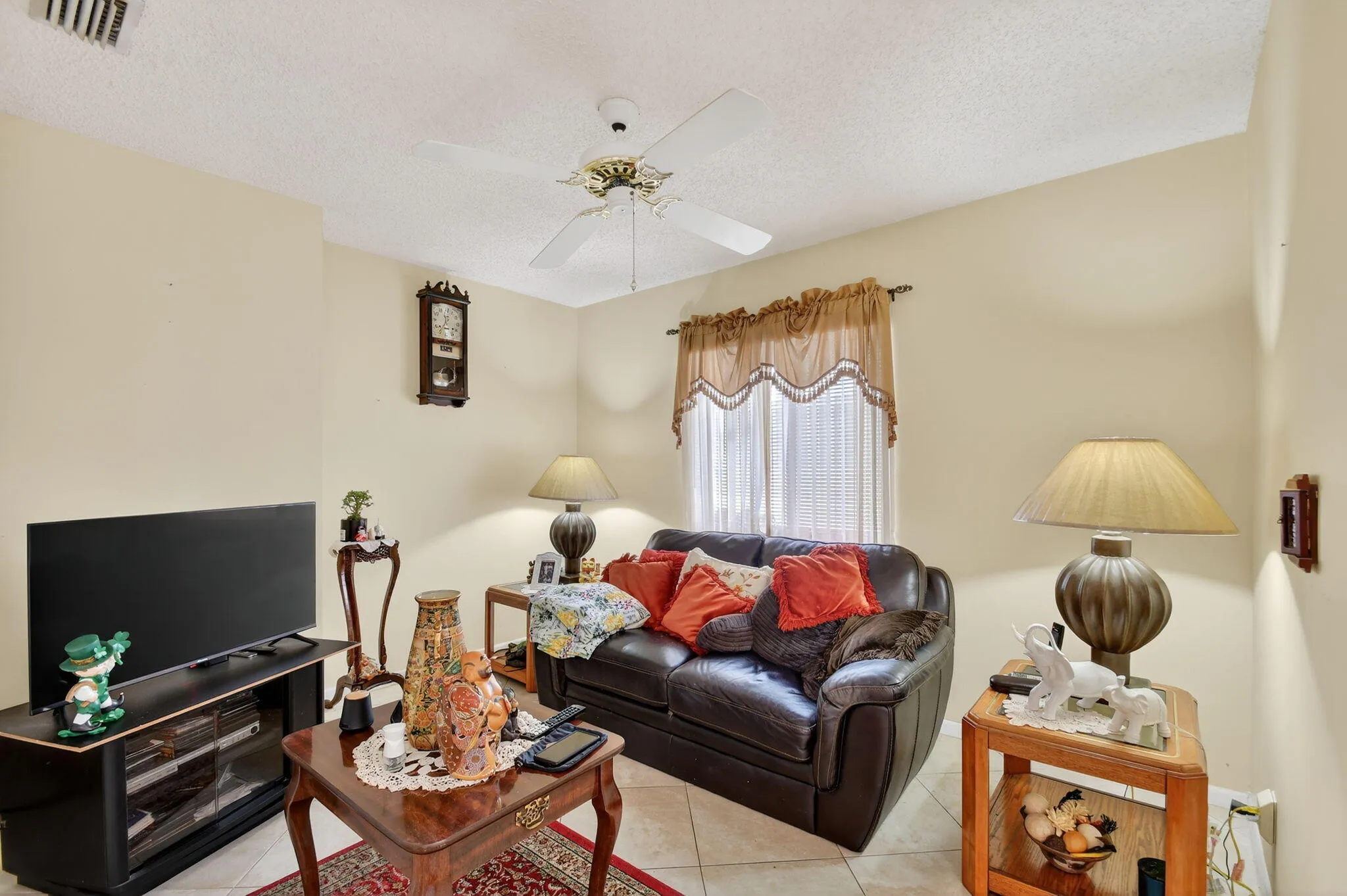 Den/Bonus Room