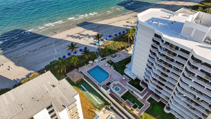 Trafalgar Pool & Beach