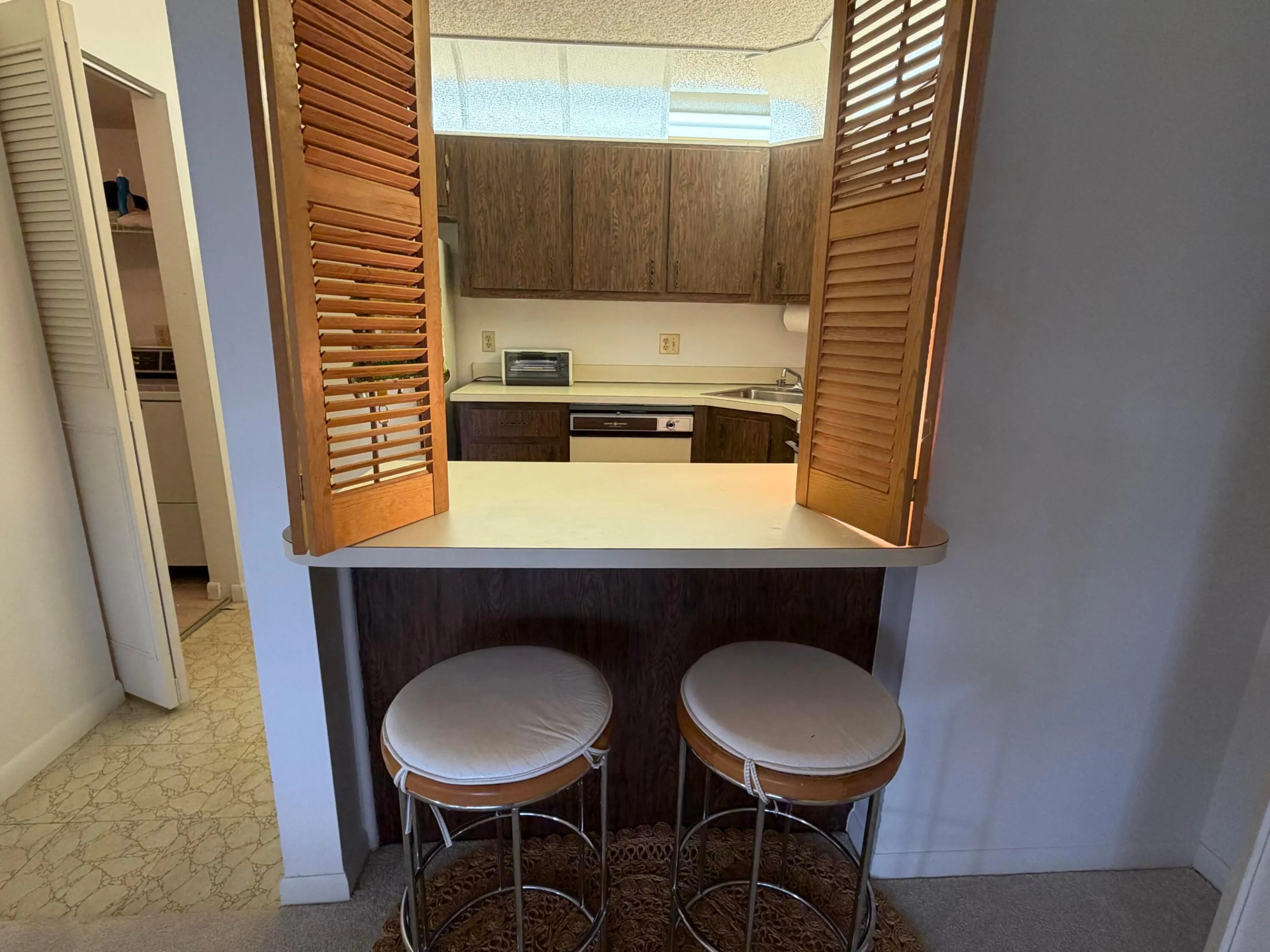 Kitchen Pass-thru