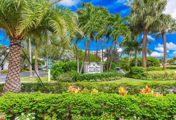 1605 US1 Apt E103 Jupiter FL-small-033-0