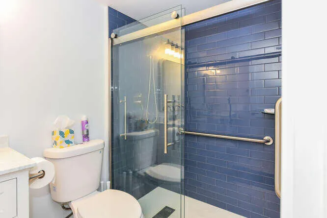 1605 US1 Apt E103 Jupiter FL-small-022-0