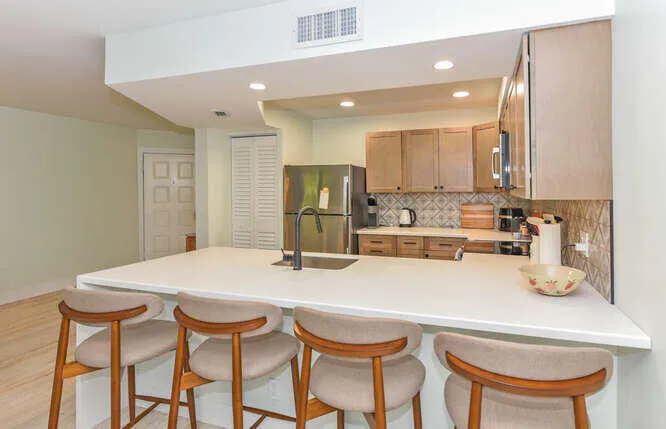 1605 US1 Apt E103 Jupiter FL-small-009-0
