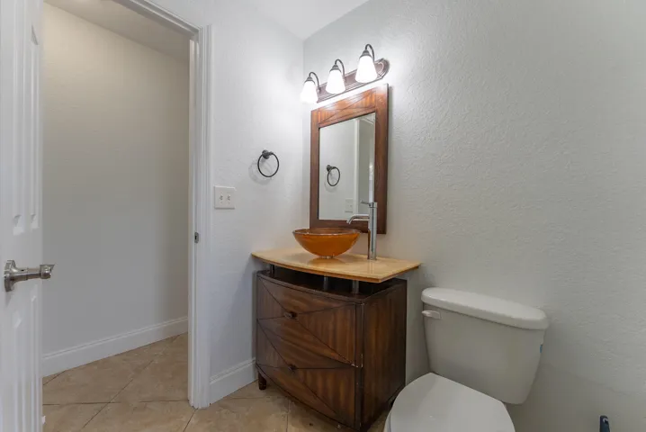 Half Bathroom / Laundry Room