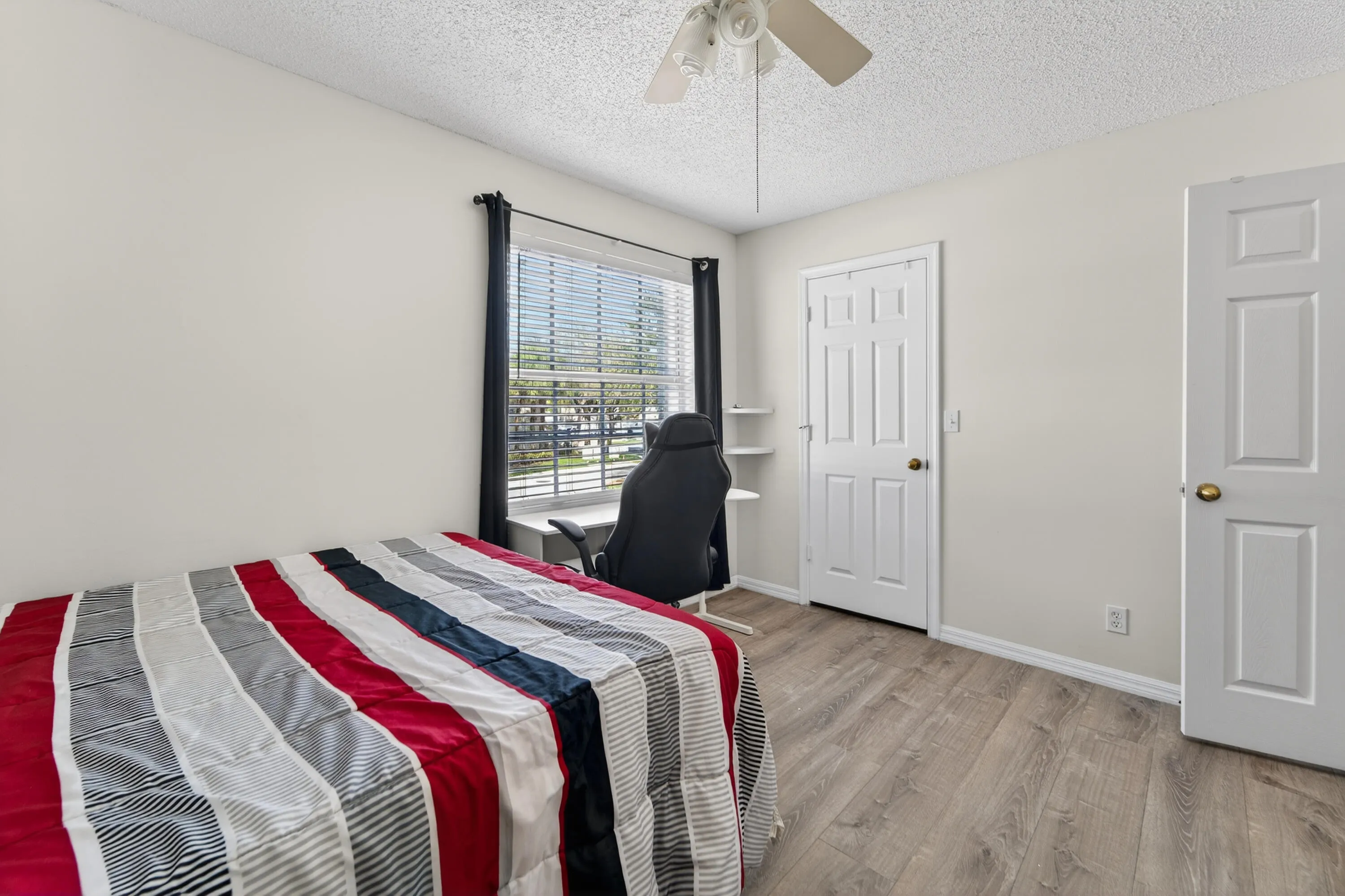 Property photo 25