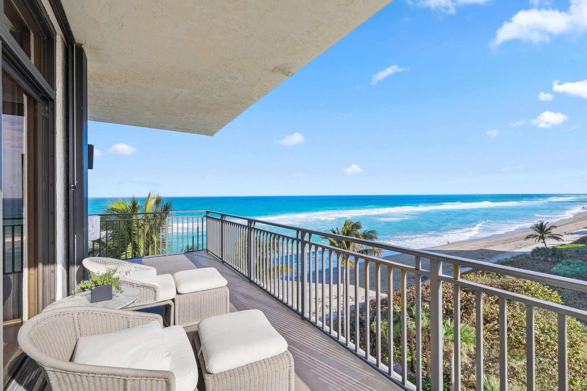 Panoramic ocean Views