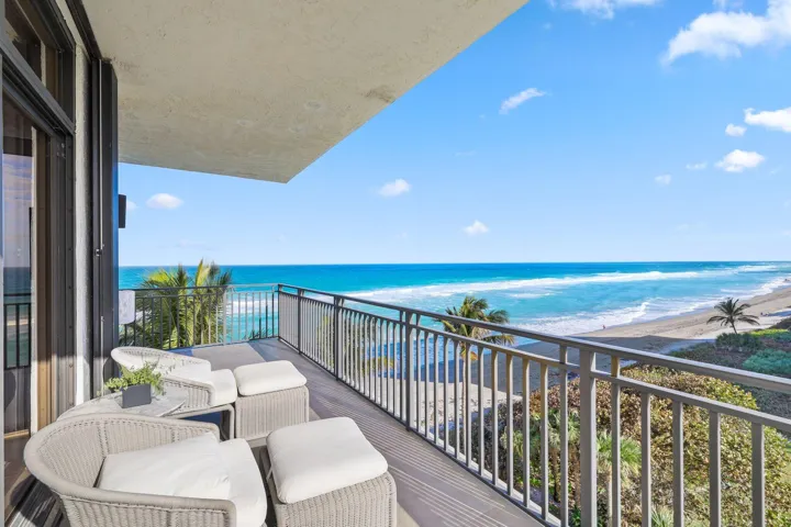 Panoramic ocean Views