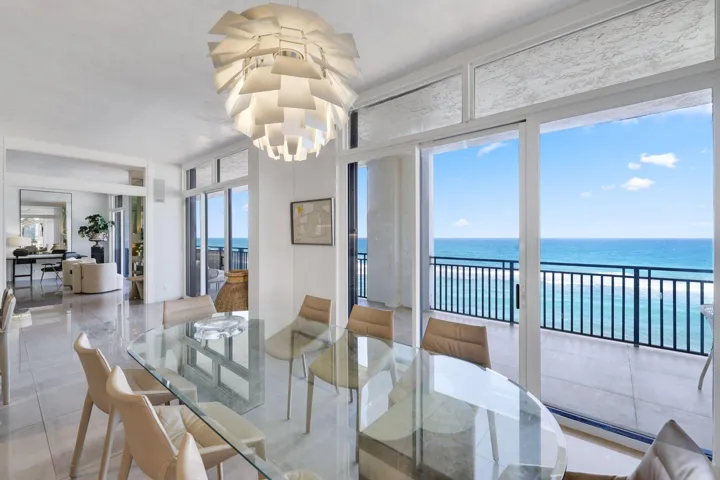 Kitchen/Dining room views