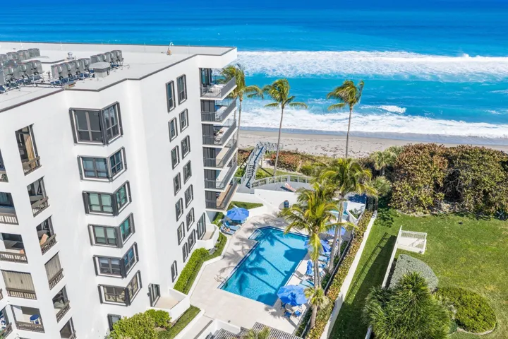 First Class Pool and Beach Acccess