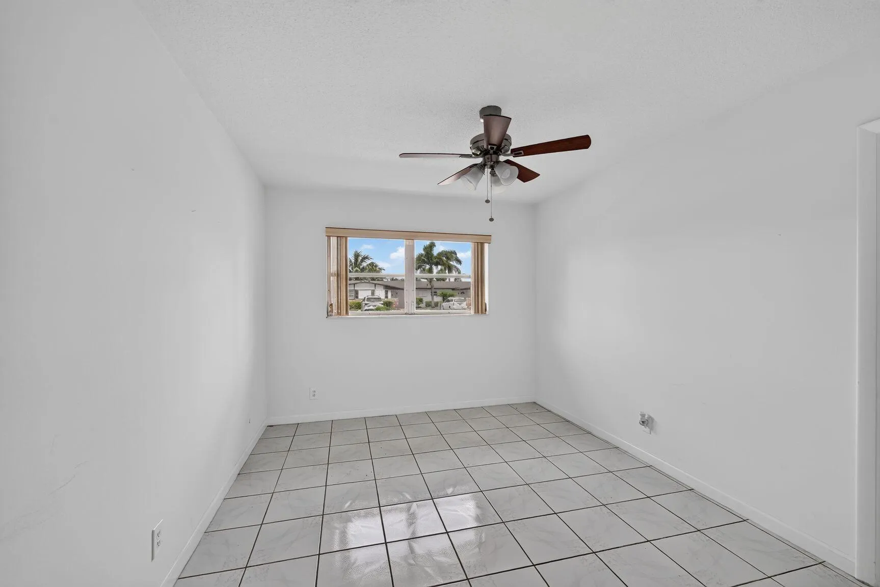 2965 Crosley Dr West b .jpg11