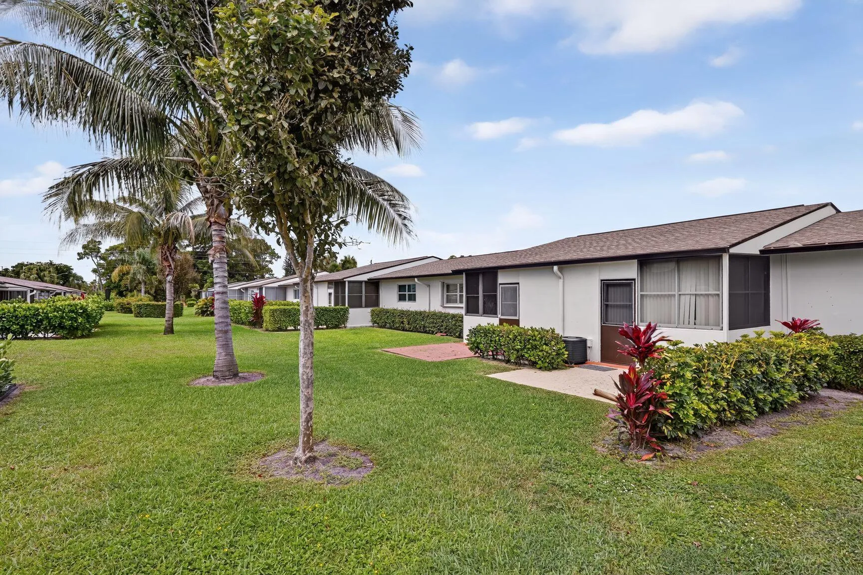 2965 Crosley Dr W - Back Yard