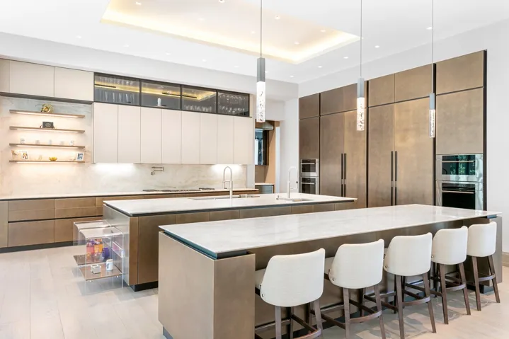 Gourmet kitchen