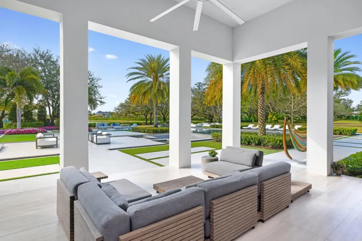 Patio lounge