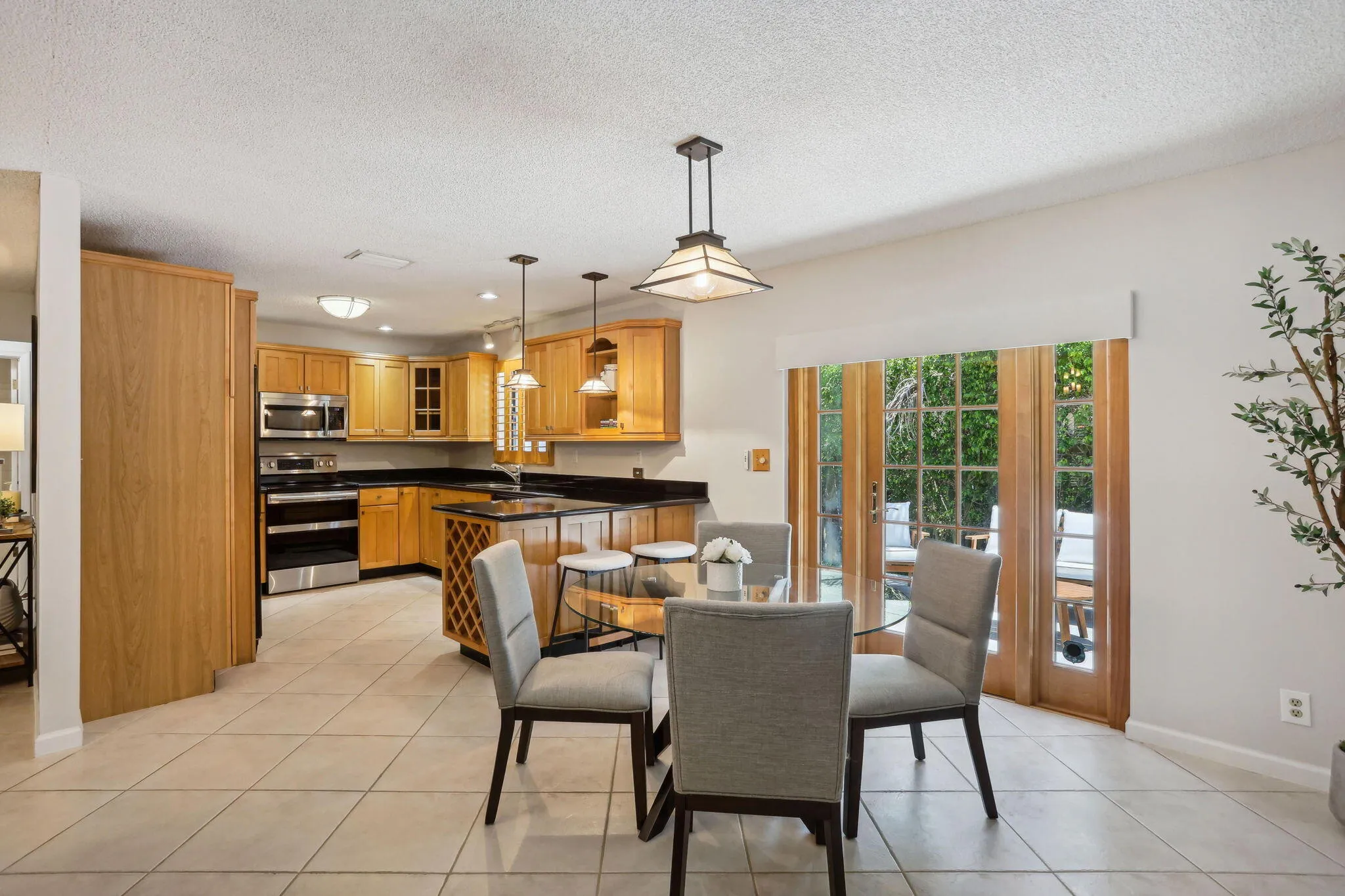 Kitchen/Dining