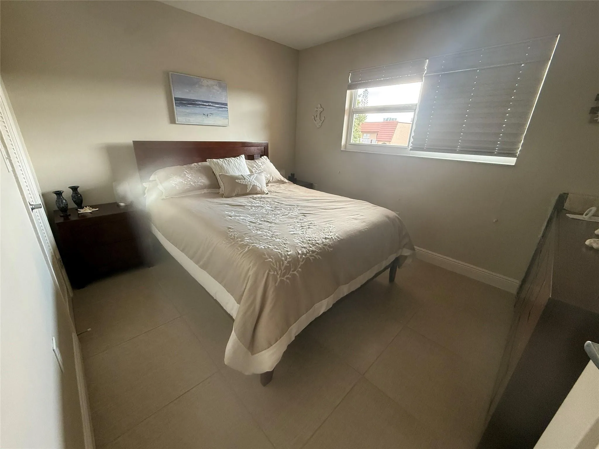 Guess bedroom
