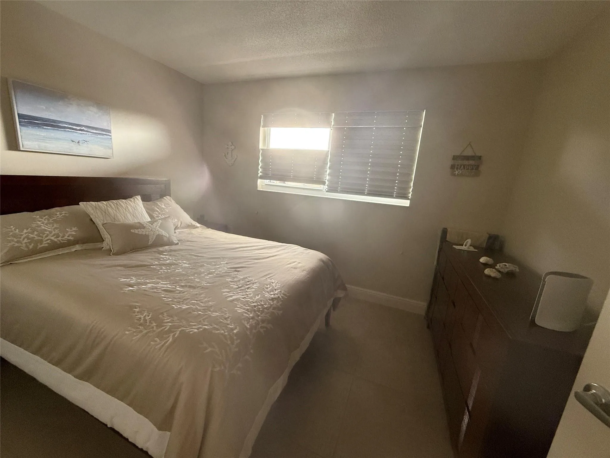 Guess bedroom