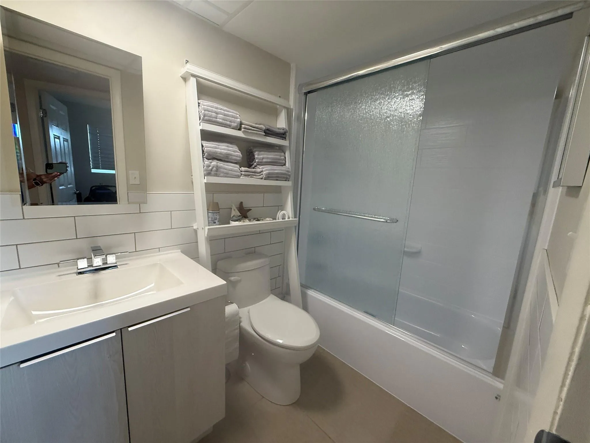 Guess bathroom