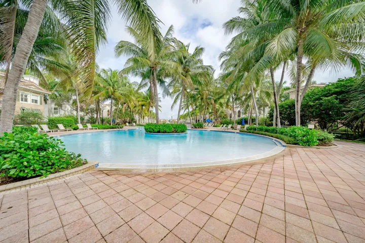 57-web-or-mls-010_45_exterior-40