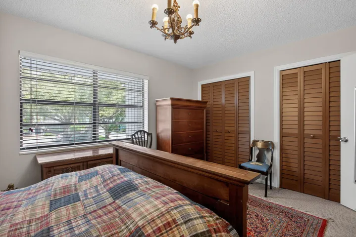 Guest/2nd Bedroom