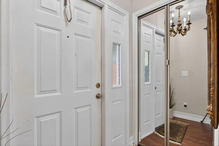 Entry w/Hall Closet