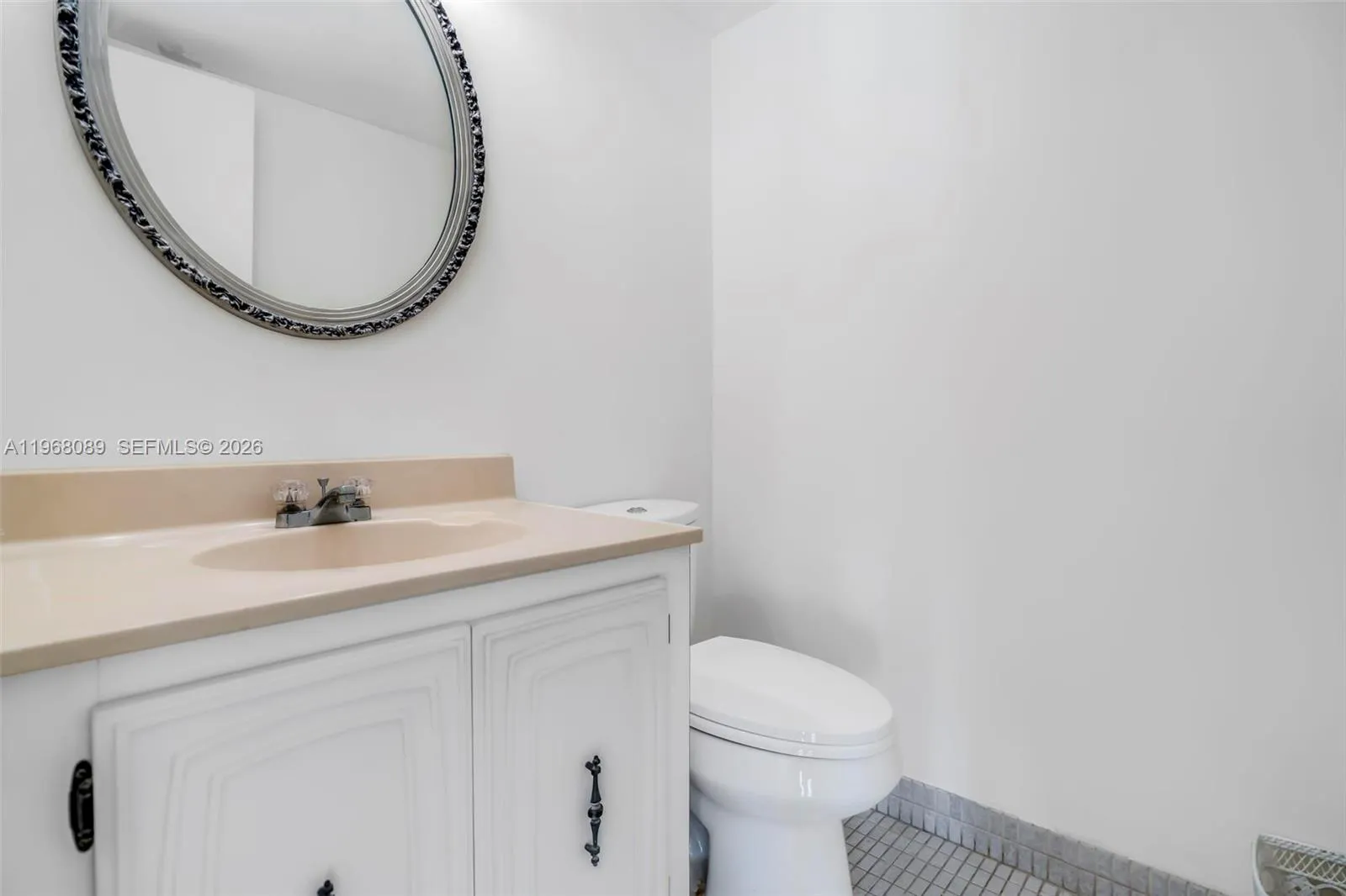 1/2 bathroom
