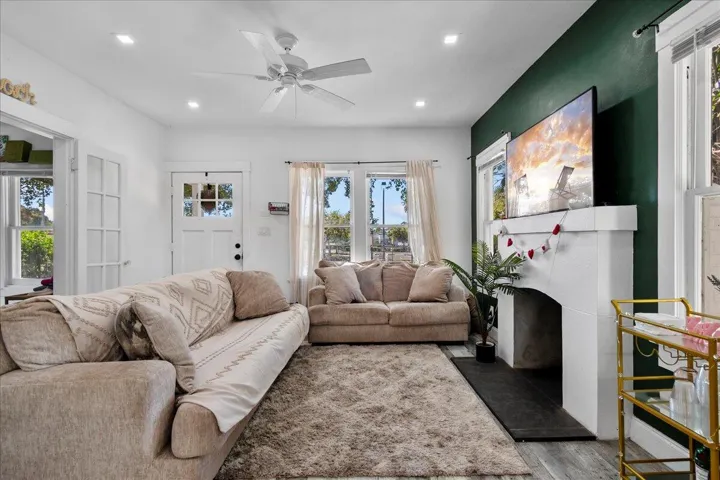 05-Living Room 2