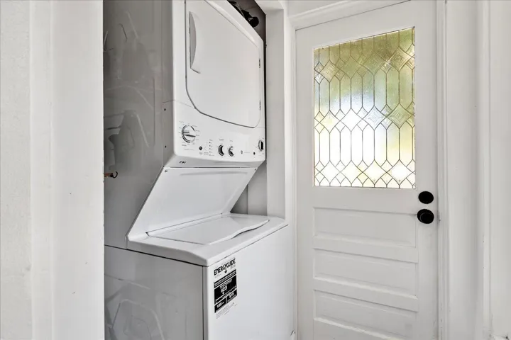 12-Laundry Area