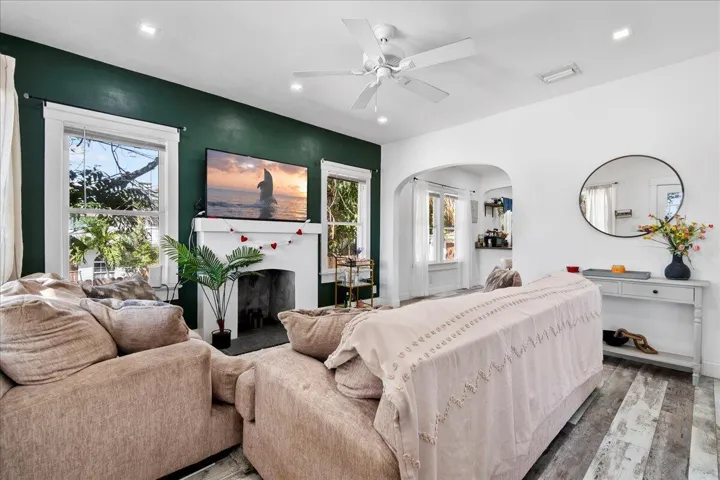 04-Living Room
