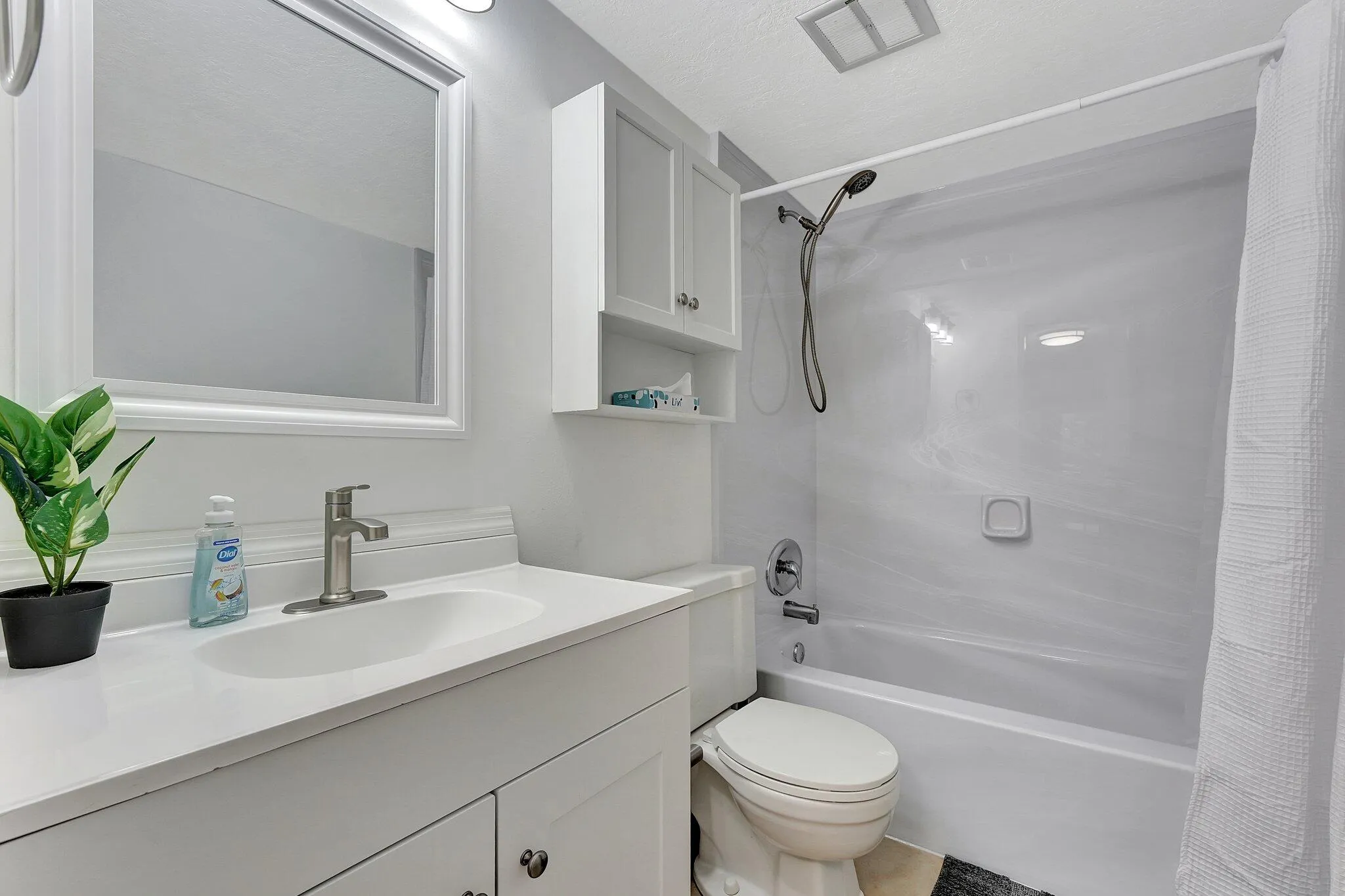 2nd Bedroom Bath