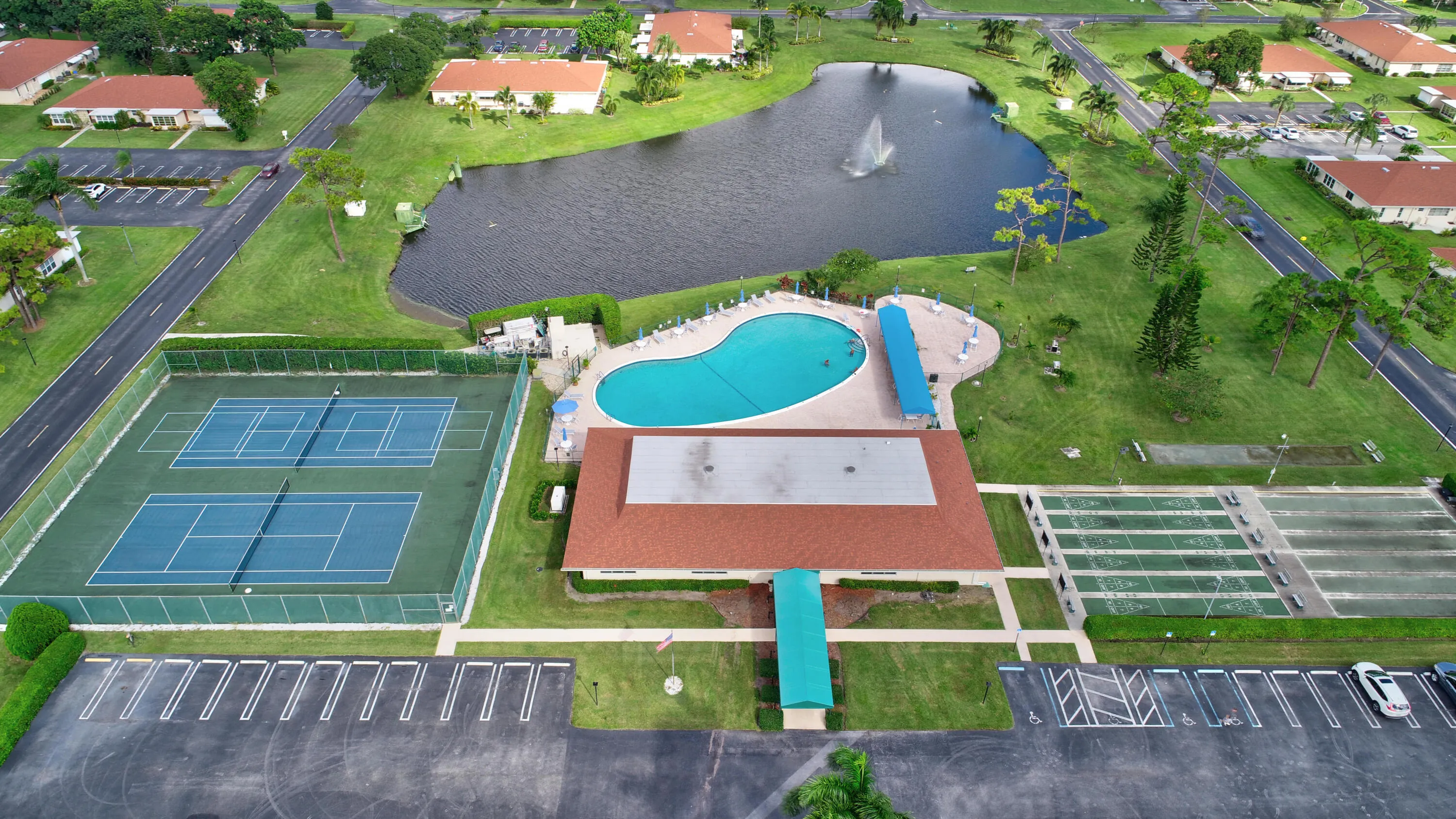 HP 7 Aerial view of clubhouse and pool