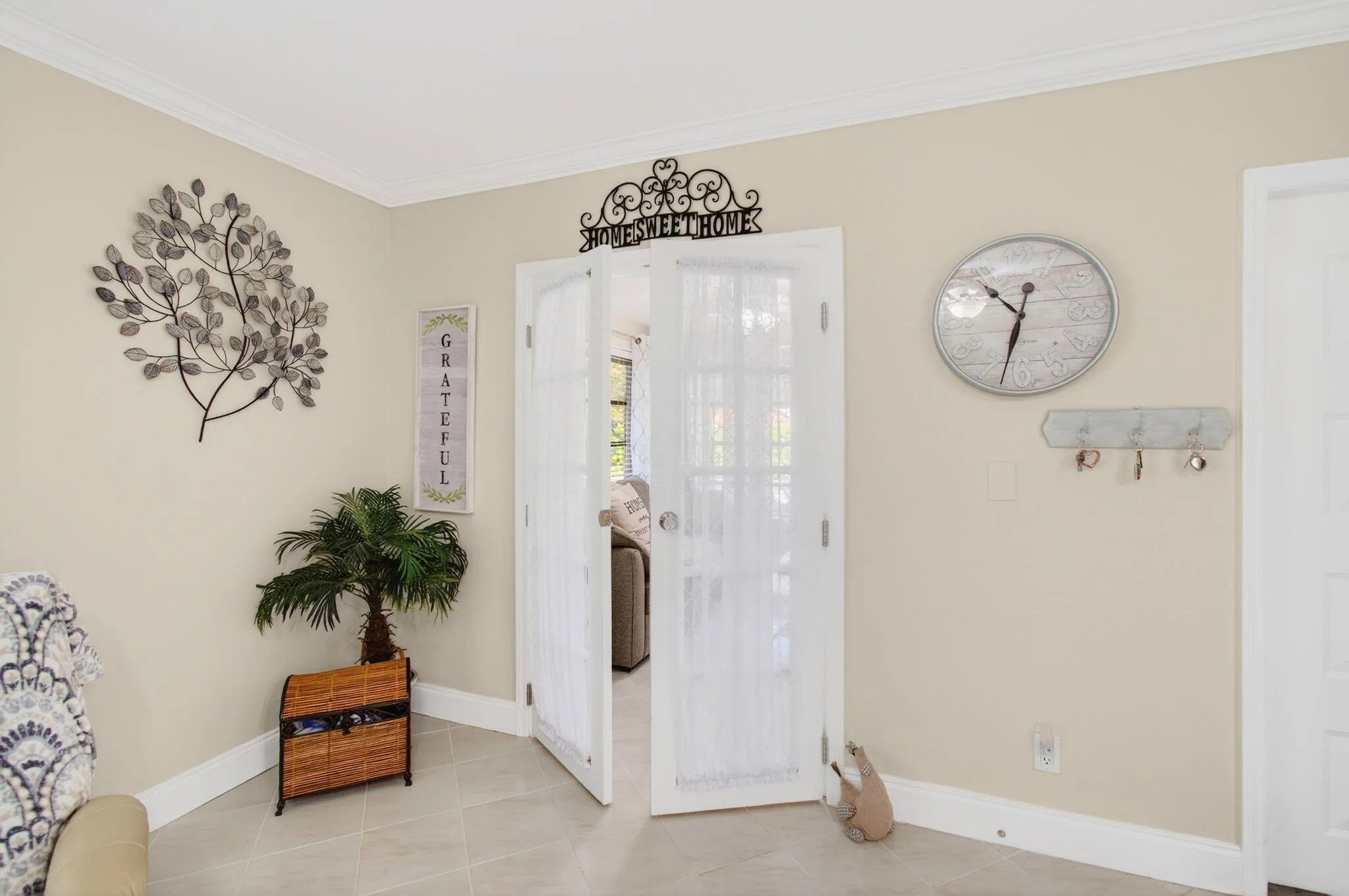 Enclosed Florida room under air (3)