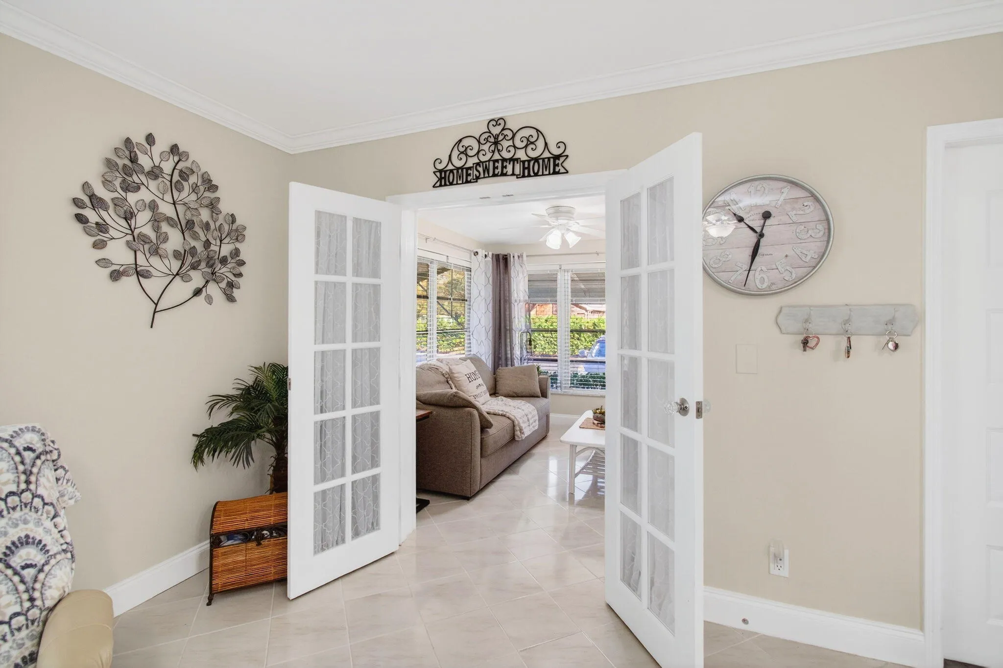 Enclosed Florida room under air (4)