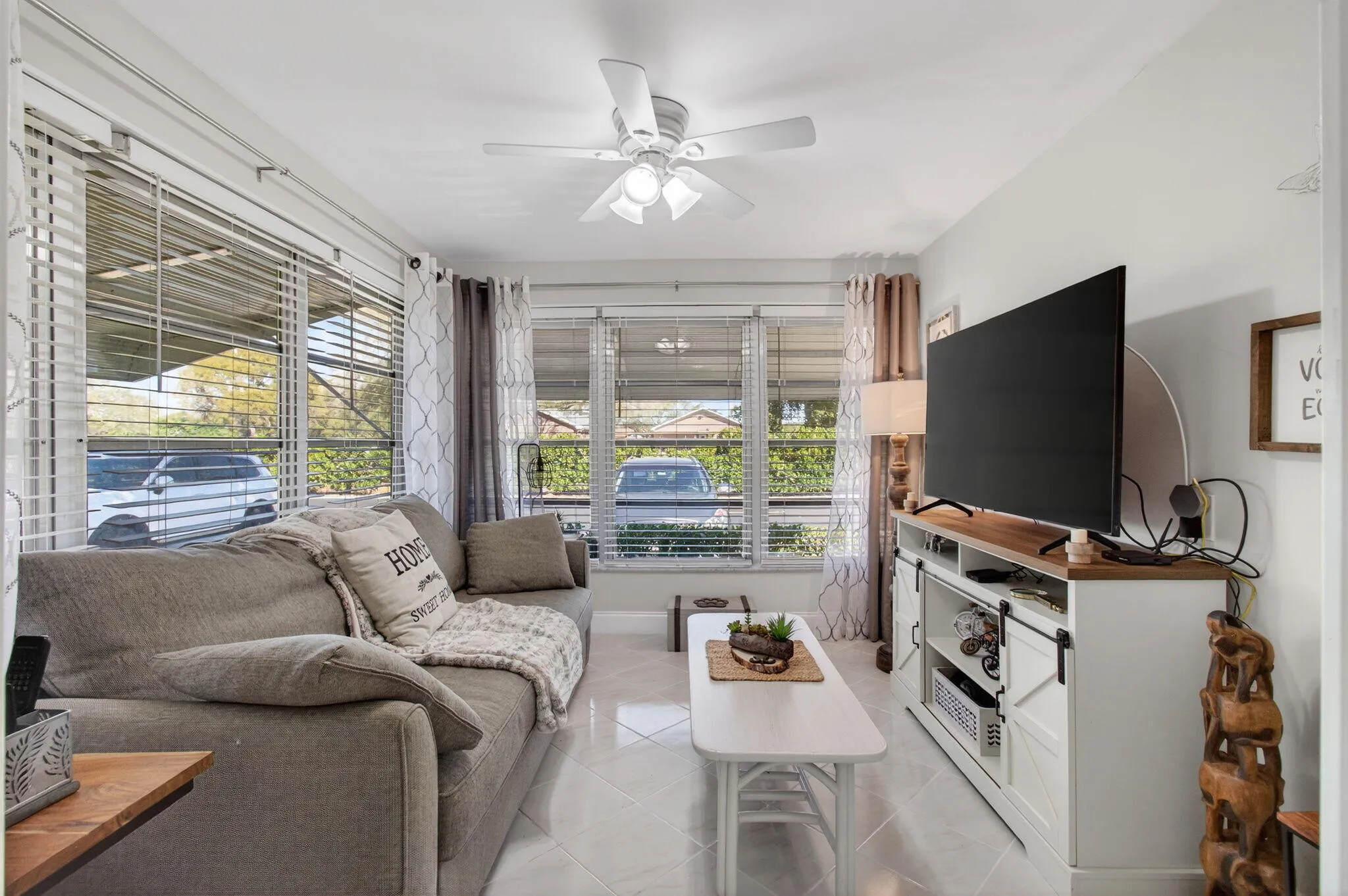 Enclosed Florida room under air (3)